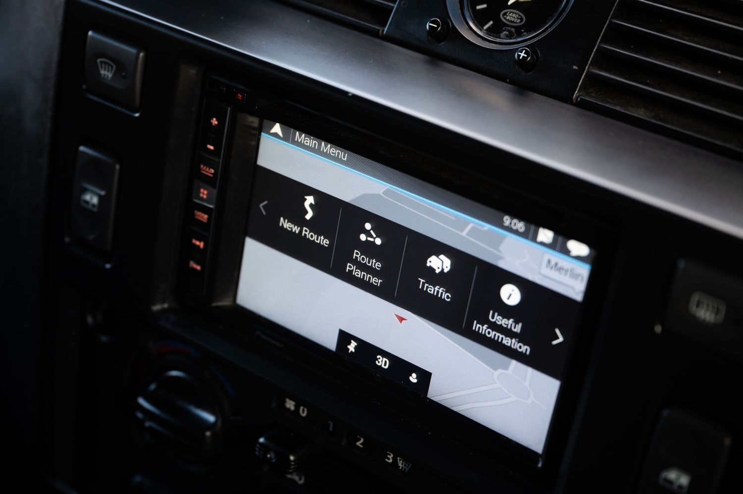 Used Land Rover Defender 2016 for sale - 76712731: Photo 12