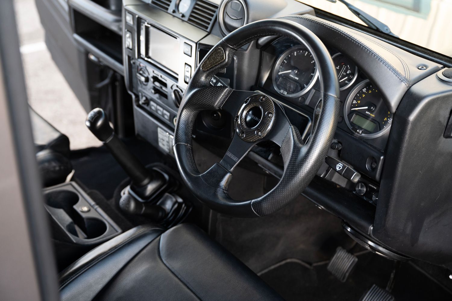 Used Land Rover Defender 2016 for sale - 76712731: Photo 7