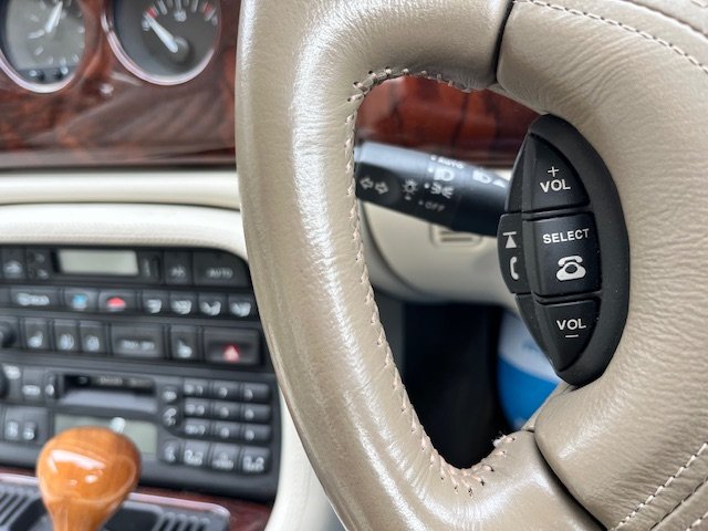 Used Jaguar XKR 1999 for sale - 76794029: Photo 17