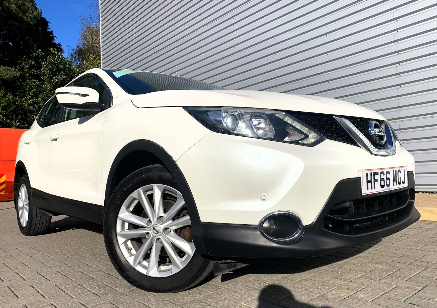 Used Nissan Qashqai 2016 for sale - 76353397: Photo 2