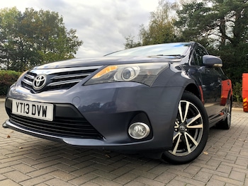 2013 (13) - 2.0 D-4D TR 5DR ESTATE GREAT WORK HORSE WITH SAT NAV PHONE PREP ETC !!!