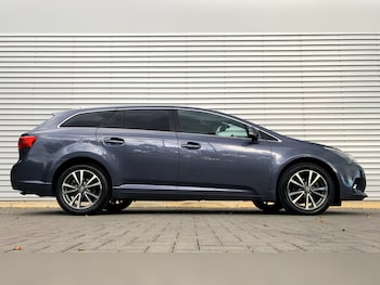 Used Toyota Avensis 2013 for sale - 76288538: Photo