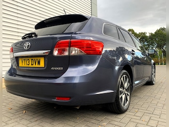 Used Toyota Avensis 2013 for sale - 76288538: Photo