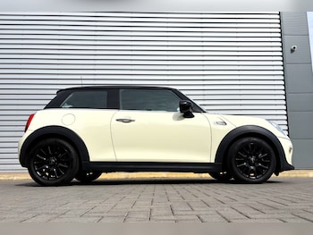 Used MINI Hatch 2019 for sale - 79556953: Photo