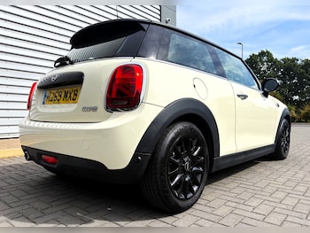 Used MINI Hatch 2019 for sale - 79556953: Photo