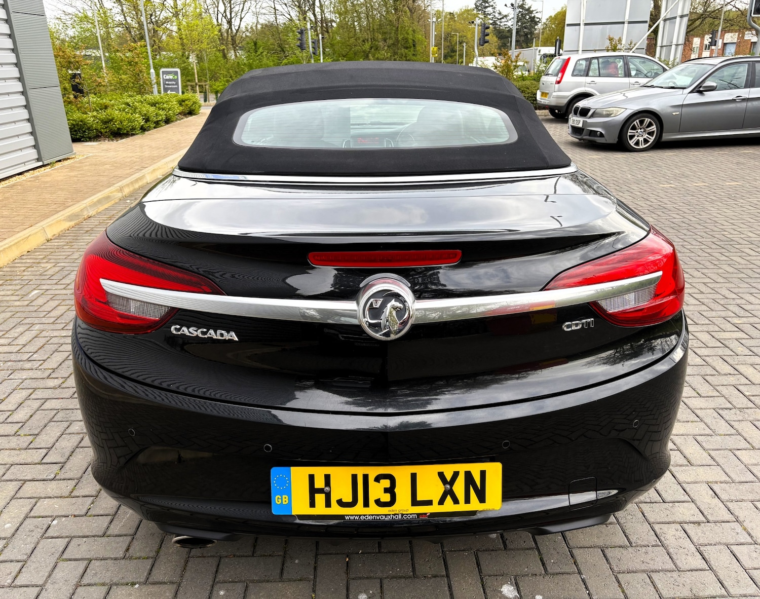 Used Vauxhall Cascada 2013 for sale - 78210482: Photo 8