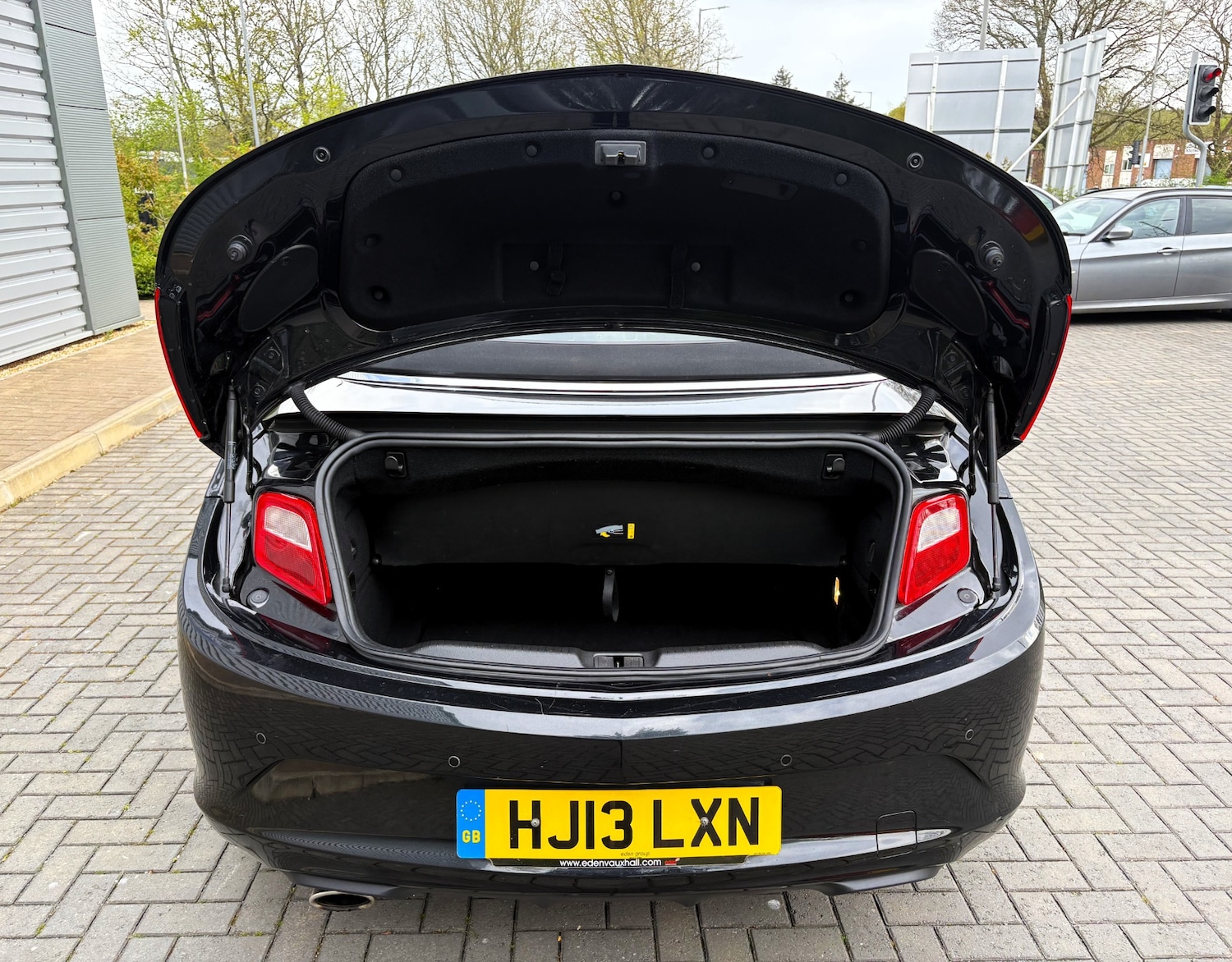 Used Vauxhall Cascada 2013 for sale - 78210482: Photo 9