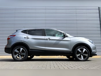 Used Nissan Qashqai 2015 for sale - 75652823: Photo