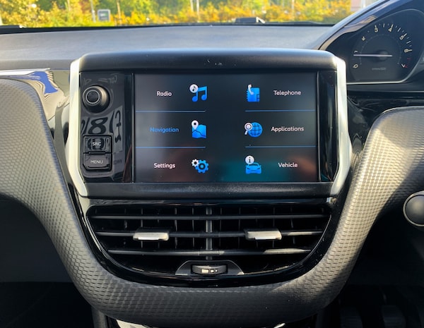 Used Peugeot 208 2019 for sale - 75749260: Photo 14