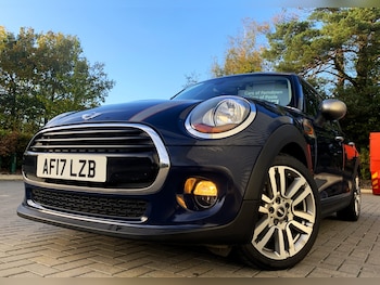 2017 (17) - 1.5 COOPER SEVEN 5 DOOR GREAT SPEC SAT NAV PHONE PREP AND CHEAP TAX !!!