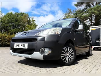 Used Peugeot Partner Tepee 2011 for sale - 79584076: Photo
