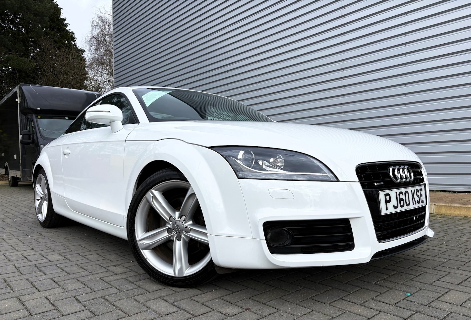 Used Audi TT 2010 for sale - 77897136: Photo 2