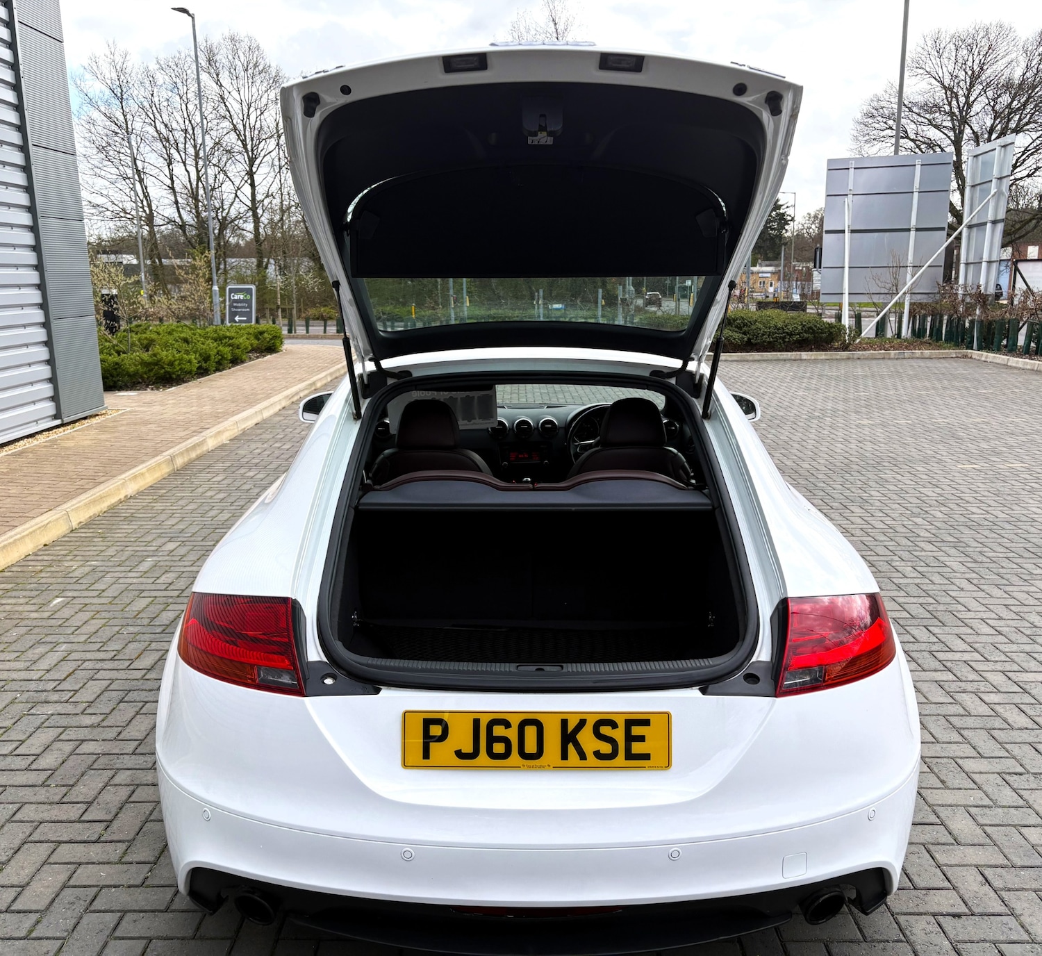 Used Audi TT 2010 for sale - 77897136: Photo 8