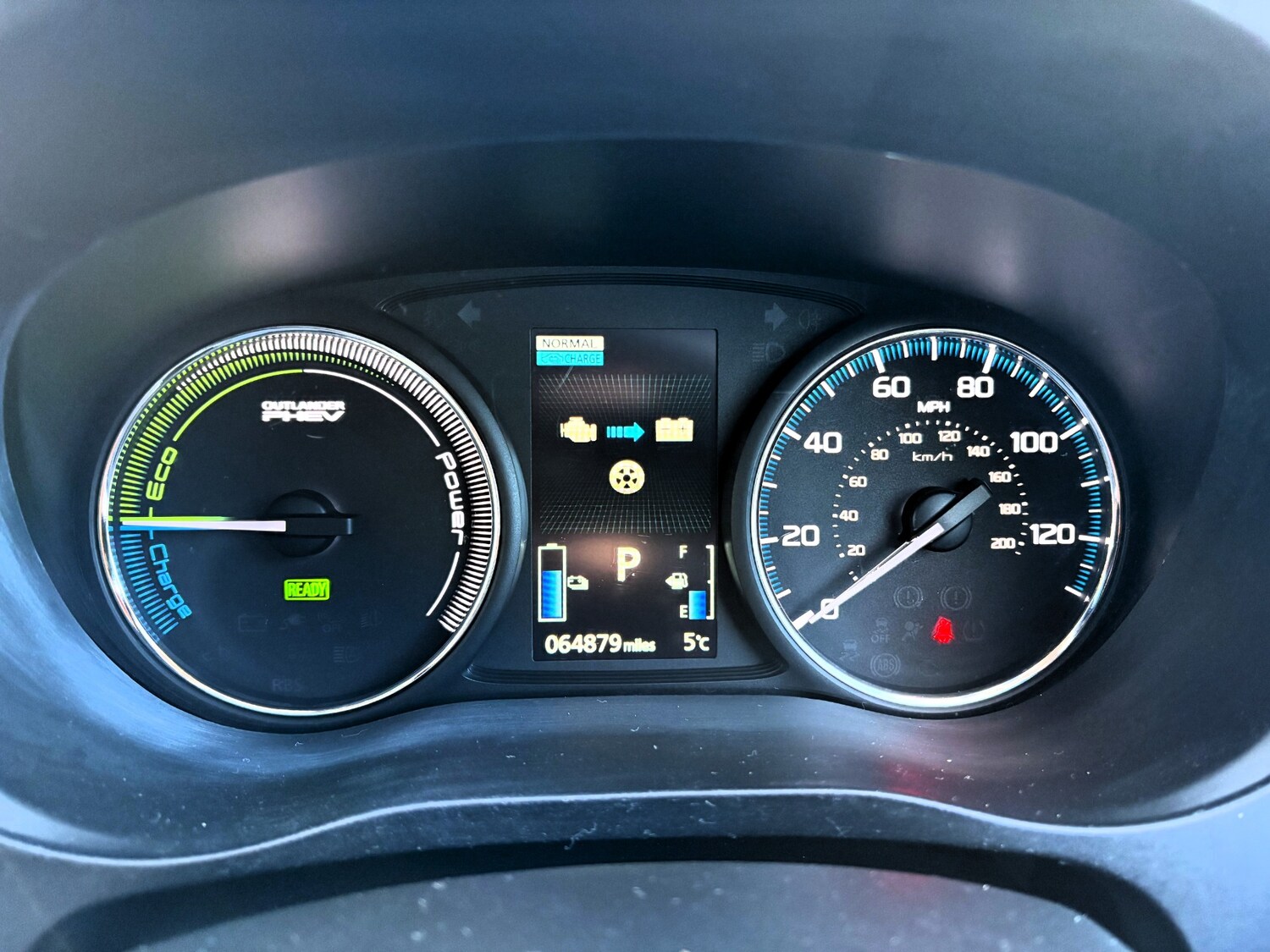 Used Mitsubishi Outlander 2015 for sale - 76640069: Photo 18