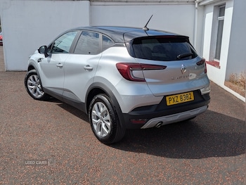 Used Renault Captur 2021 for sale - 75678600: Photo