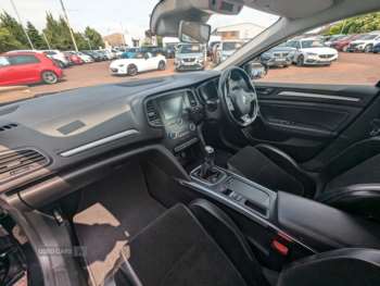 Used Renault Megane 2017 for sale - 74889435: Photo