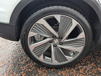 Used SEAT Arona 2024 for sale - 75942421: Photo