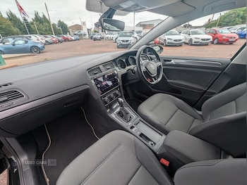 Used Volkswagen Golf 2018 for sale - 75430233: Photo