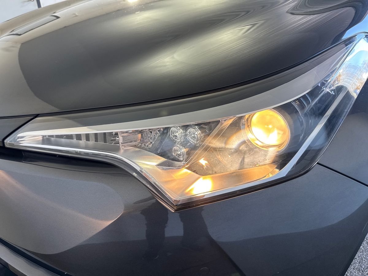 Used Toyota C-HR 2018 for sale - 77855734: Photo 32