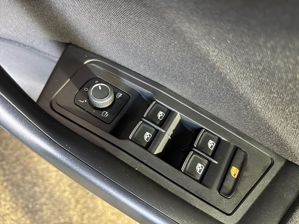 Used Volkswagen T-Roc 2021 for sale - 77151480: Photo 24