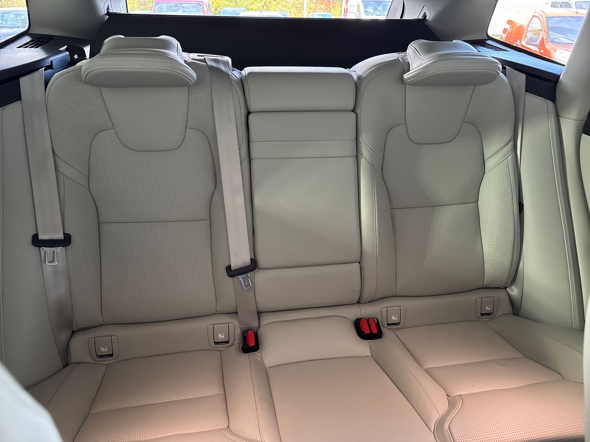 Used Volvo XC60 2018 for sale - 76355201: Photo 28