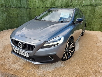 Used Volvo V40 2018 for sale - 78615914: Photo