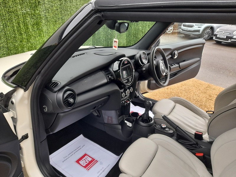 Used MINI Convertible 2018 for sale - 77231287: Photo 19