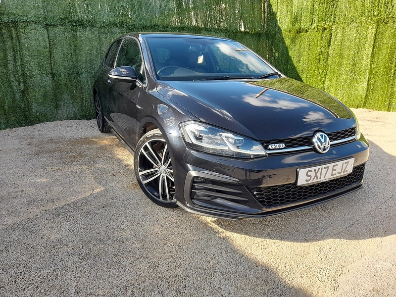 Used Volkswagen Golf 2017 for sale - 78177543: Photo 2