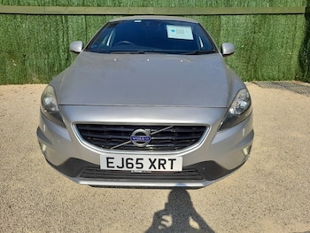 Used Volvo V40 2015 for sale - 79550295: Photo