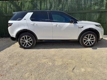 Used Land Rover Discovery Sport 2023 for sale - 79582426: Photo