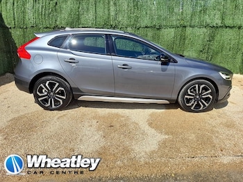 Used Volvo V40 Cross Country 2018 for sale - 78711911: Photo