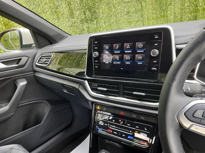 Used Volkswagen T-Roc 2024 for sale - 77272328: Photo 30