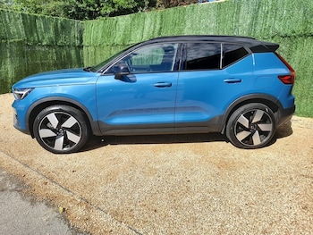 Used Volvo XC40 2023 for sale - 78986442: Photo