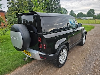 Used Land Rover Defender 2024 for sale - 78998095: Photo