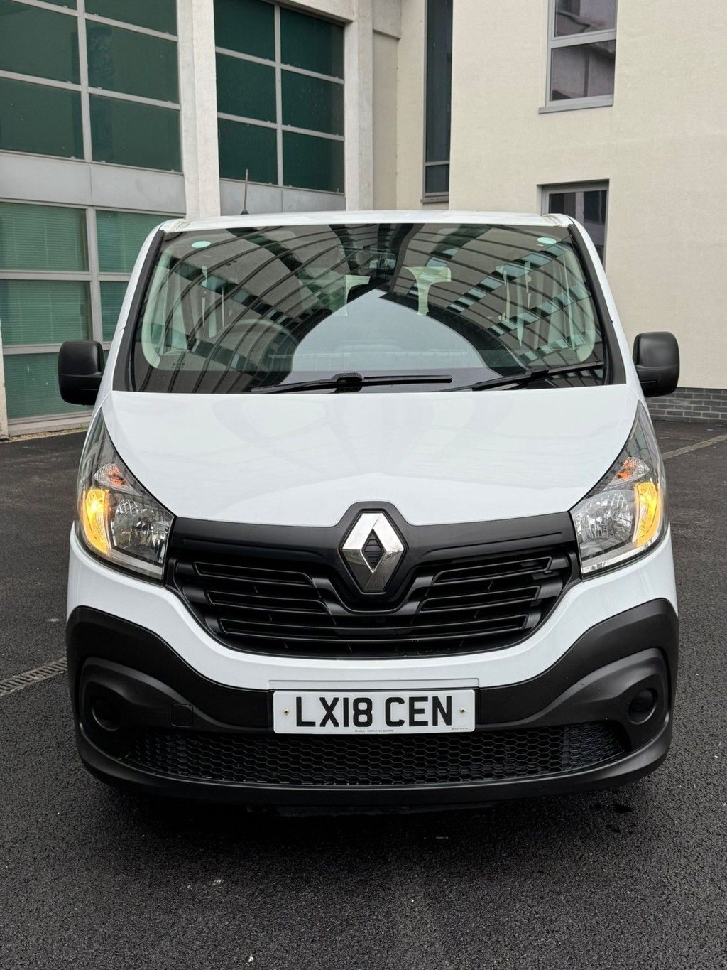 Used Renault Trafic 2018 for sale - 77188801: Photo 2