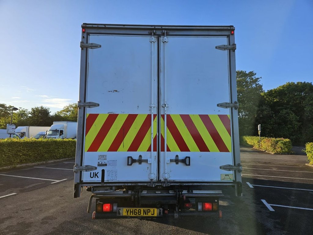 Used Isuzu Forward 2018 for sale - 76962237: Photo 5