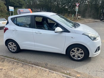 Used Hyundai i10 2014 for sale - 79656136: Photo