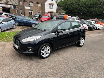 2017 (17) - 1.25 82 Zetec 5dr