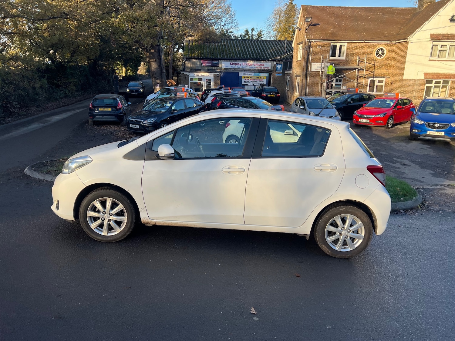 Used Toyota Yaris 2012 for sale - 76717627: Photo 2