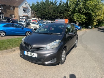 Used Toyota Yaris 2013 for sale - 79010523: Photo