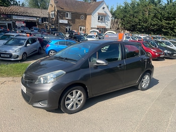 Used Toyota Yaris 2013 for sale - 79010523: Photo