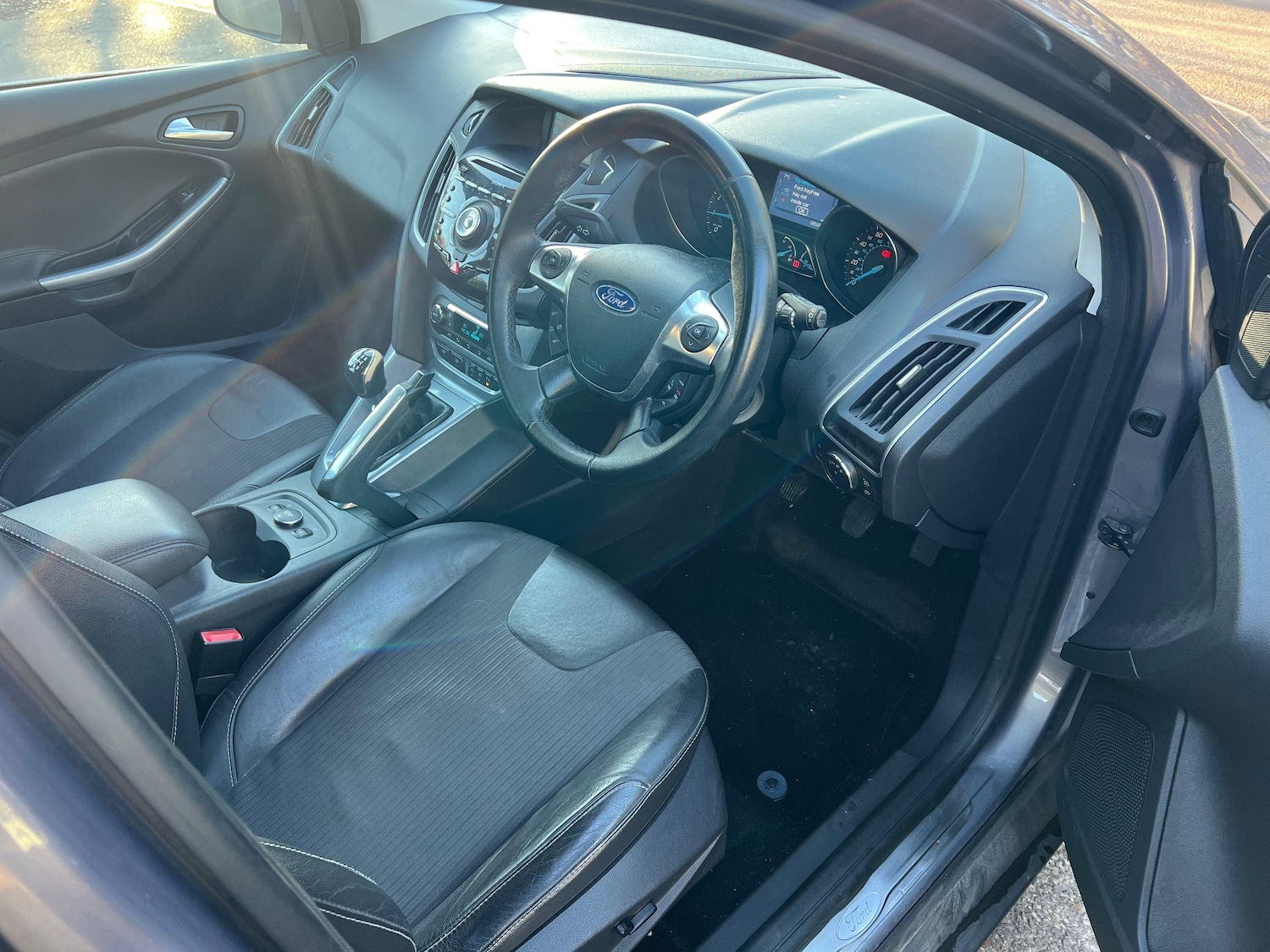 Used Ford Focus 2011 for sale - 76653930: Photo 4