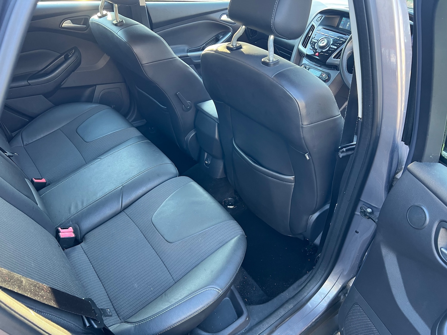 Used Ford Focus 2011 for sale - 76653930: Photo 5