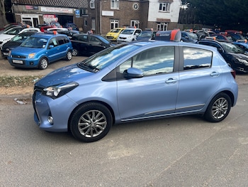Used Toyota Yaris 2017 for sale - 79567602: Photo