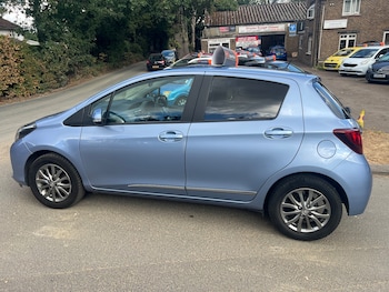 Used Toyota Yaris 2017 for sale - 79567602: Photo