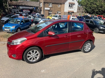 Used Toyota Yaris 2012 for sale - 79567605: Photo