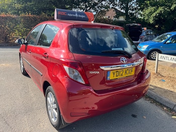 Used Toyota Yaris 2012 for sale - 79567605: Photo