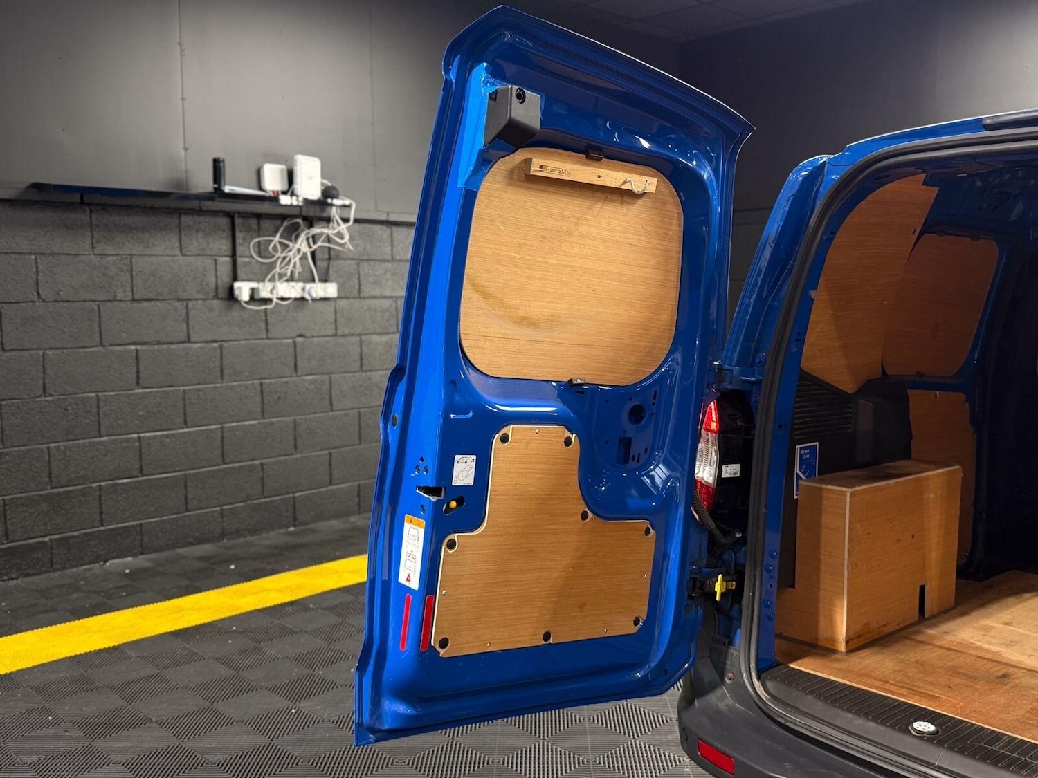 Used Ford Transit Courier for sale - 77267635: Photo 17