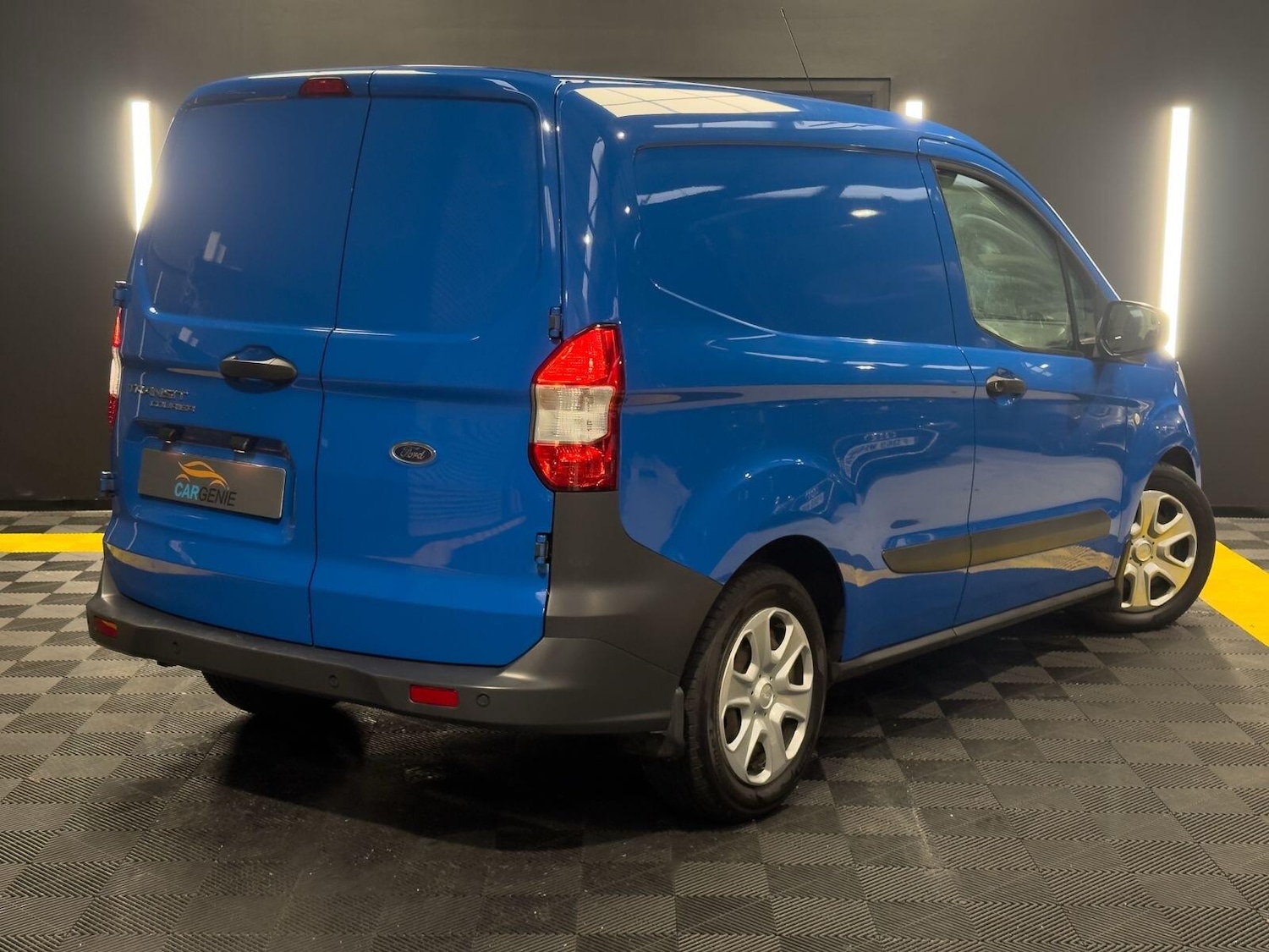 Used Ford Transit Courier for sale - 77267635: Photo 4