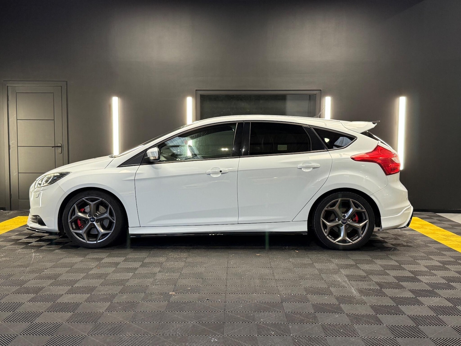 Used Ford Focus 2013 for sale - 76989100: Photo 3